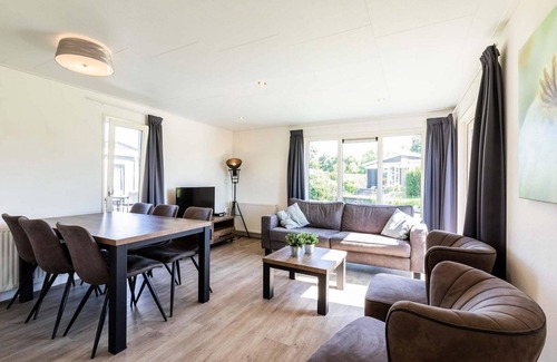 Nieuwerkerk aan den IJssel Chalet De Esquí | ✓ IJssellodge at Parc de IJsselhoeve ✓ Holiday home for 6 persons ✓ Located in Nieuwerkerk aan den IJssel (Zuid-Holland) ✓ Holiday park next to the IJssel ✓ Book directly through the park