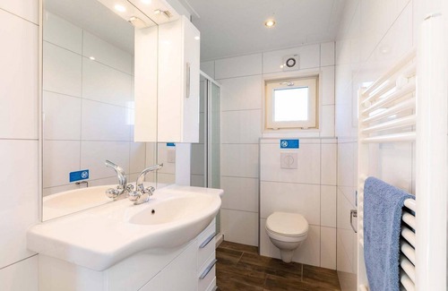 Nieuwerkerk aan den IJssel Chalet De Esquí | ✓ IJssellodge at Parc de IJsselhoeve ✓ Holiday home for 6 persons ✓ Located in Nieuwerkerk aan den IJssel (Zuid-Holland) ✓ Holiday park next to the IJssel ✓ Book directly through the park