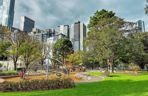 Melbourne Central Business District Apartamento | Ikebana Skies - CBD Fringe by Queen Victoria Market