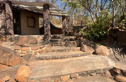 Leeupoort Casa | Ikhutseng Moutain Cottage