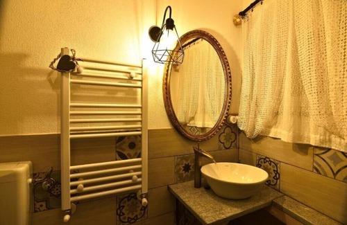 Trisobbio Casa | Il Borgo del Castello Large Double Room Tulip