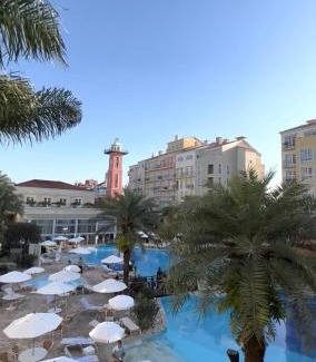 Jurere Internacional Apartamento | Il Campanario - Vista Para a Piscina