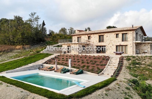 Gessopalena Casa | Il Casale Salcim - Luxury Villa with private swimming pool, views and terraces