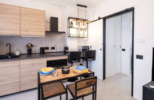 Gurone Apartamento | IL GIARDINO DEL RE MALNATE - IXIHOME