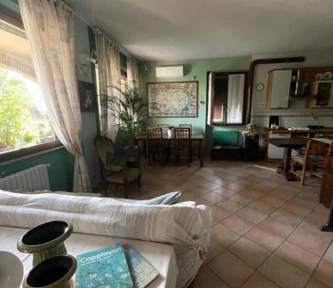 Pontirolo Nuovo Casa | Il giardino di Emilia - Intero appartamento in villa con giardino privato e piscina estiva