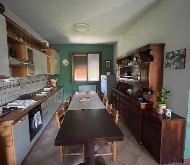 Pontirolo Nuovo Casa | Il giardino di Emilia - Intero appartamento in villa con giardino privato e piscina estiva