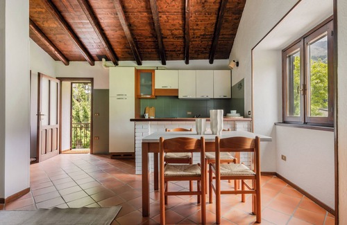 Barzio Casa | Il Giardino Segreto: Girasole
