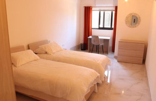 Tal-Ghoqod Apartamento | Il-Kantuniera, One Bedroom Ground Floor Maisonette in St Julians
