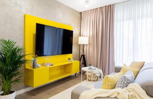 Pipera Apartamento | Il Lago - Sunrise - Cozy Luxurious Smart Home By The Lake