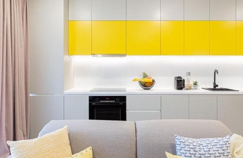 Pipera Apartamento | Il Lago - Sunrise - Cozy Luxurious Smart Home By The Lake
