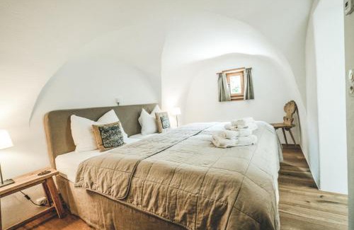 Engadin Scoul Apartamento | Il Maschun im historischen Engadinerhaus