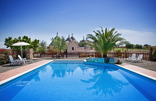 Martina Franca Casa | Il Panoramico: trullo house from the 1800s with a view of the vineyard and the Valle d'Itria