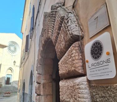 Alatri Cama Y Desayuno | Il Rosone - Rooms&Apartments