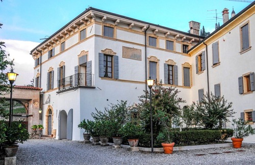Colognola ai Colli Apartamento | Apartamento en Colognola Ai Colli con 4 habitaciones, capacidad 8