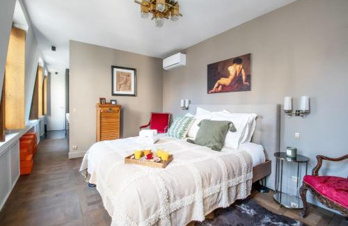 Les Iles Apartamento | Ile Saint Louis & Direct River Views - 2BR - CityApartmentStay