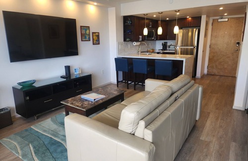 Waikiki Condominio | Ilikai 1129 - Fully remodeled unit with full kitchen and spectacular ocean view