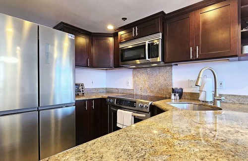 Waikiki Condominio | Ilikai 426 2 Bedroom Ocean / Pool Views - 1 K, 2 Full and 2 Q Sofa Beds