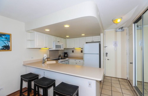 Waikiki Condominio | Ilikai Marina, a minutos de la playa, con vista al mar de 180 grados.