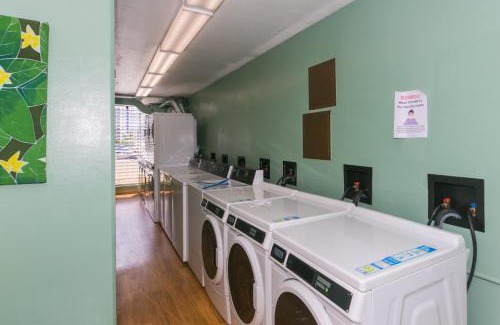 Waikiki Apartamento | Ilikai Marina Studio City View Condos with Fully Equipped Kitchens & Free Wifi