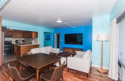 Waikiki Condominio | Ilikai Tower 1934 Condo with Fully Equipped Kitchen - Great for longer stays! by RedAwning