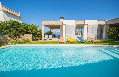 L'Escala Villa | Illa: Magnifica villa con piscina, jardín y vistas