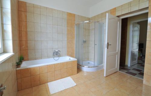 Eger Casa | Illaberek Panzió