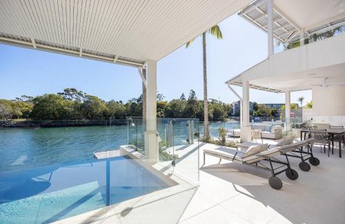 Noosa Heads Casa | Iluka, Luxurious Riverfront Retreat