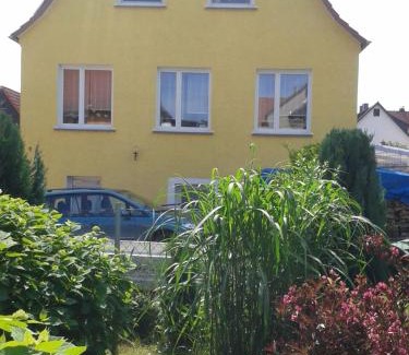 Trusen Apartamento | im gelben Haus