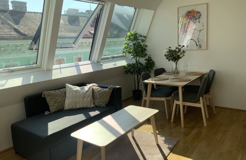 Weißgerber Apartamento | Im Pyjama zum Hundertwasserhaus Hüpfen | HG25