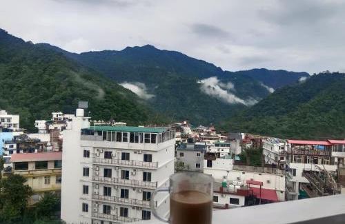 Tapovan Apartamento | Ima Ganga Hotel - Aesthetic, Quite Mountain View Rooms with netflix, free airport pickup for 7 or more nights booking