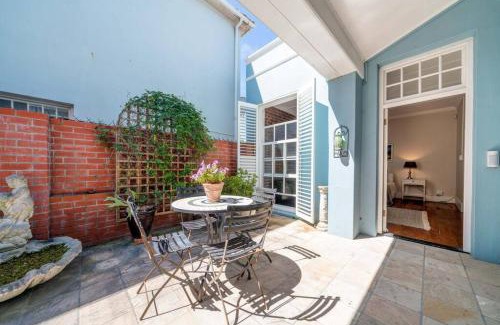 Muizenberg Casa | 'Imagine' - Surfers Corner Muizenberg Village