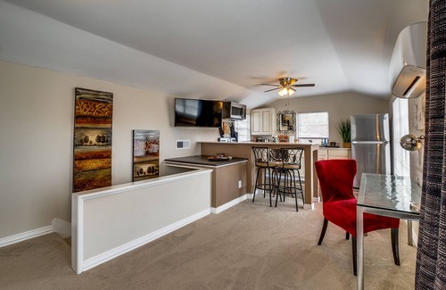 Dallas Casa | Immaculate 2-Bed in Dallas Close to Everything!