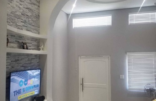 Bloubergstrand Casa | IMMACULATE 3 BED HOUSE WITH TRANQUILITY. 5 MINUTES TO THE BEACH.