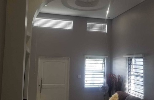 Bloubergstrand Casa | IMMACULATE 3 BED HOUSE WITH TRANQUILITY. 5 MINUTES TO THE BEACH.