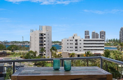 Southport Apartamento | Inmaculado apartamento de 3 dormitorios en el centro de Gold Coast Con estilo moderno