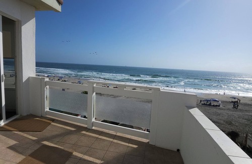 Rosarito Casa | immaculate 5 bedroom Villa, Jacuzzi terrace, AC in charming Playas de Rosarito