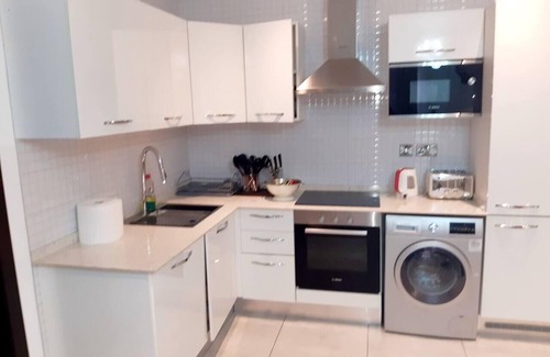 East Legon Apartamento | Immaculate Beauty Gem-5 Star Location- Pools - Gym