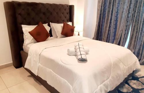 East Legon Apartamento | Immaculate Beauty Gem-5 Star Location- Pools - Gym