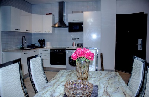 East Legon Apartamento | Immaculate Beauty Gem Location Pools Gym