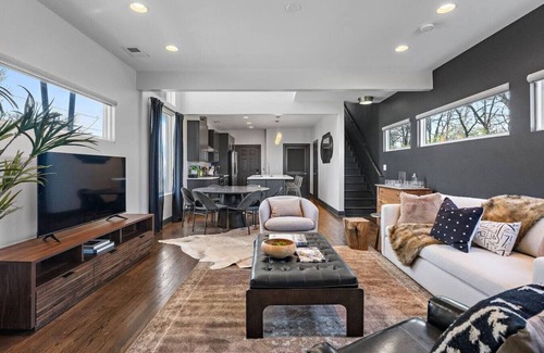 Hope Gardens Apartamento | This house is a 3 bedroom(s), 2 bathrooms, located in Nashville, TN.