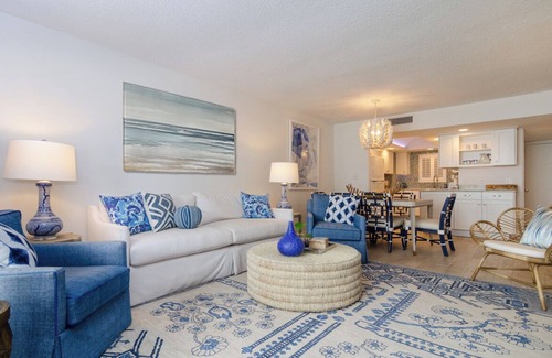 Wrightsville Beach Condominio | Immaculate ocean front condo in Station One!