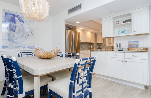 Wrightsville Beach Condominio | Immaculate ocean front condo in Station One!