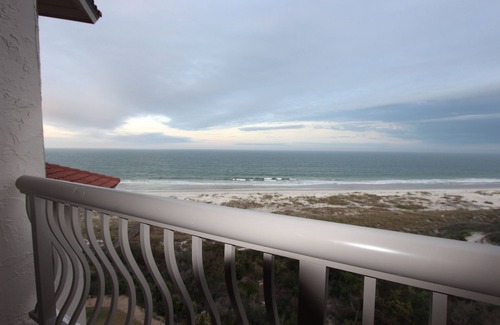 Fernandina Beach Condominio | Inmaculado condominio frente al mar a pasos de la playa!