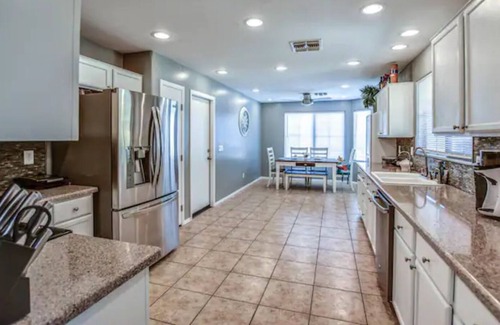 Miller Manor Casa | Immaculate pool home in a quiet family neighborhood