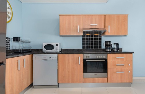 Bloubergstrand Apartamento | Immaculate Sea Views from Beachfront Apartment