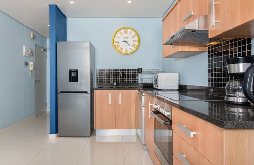 Bloubergstrand Apartamento | Immaculate Sea Views from Beachfront Apartment