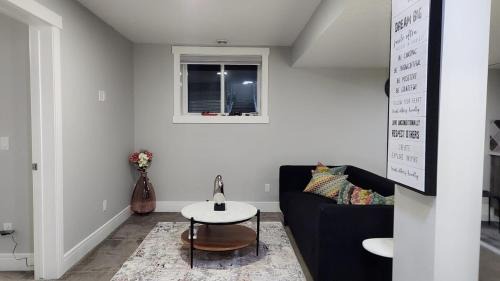 Airdrie Apartamento | Immaculate suite in Airdrie