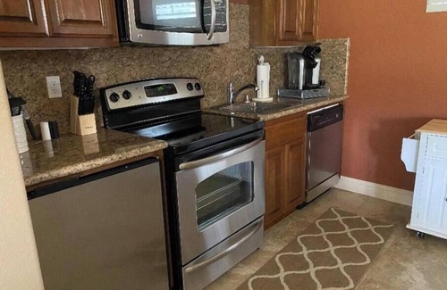 Oakdale Casa | Immaculate Unit, pool,large landscaped yard!