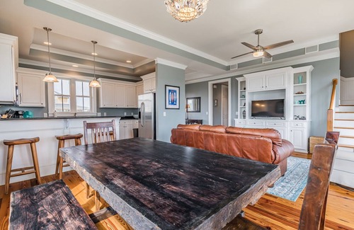 Beachwalk Casa | Immaculate Low Country Oasis on Harbor Island