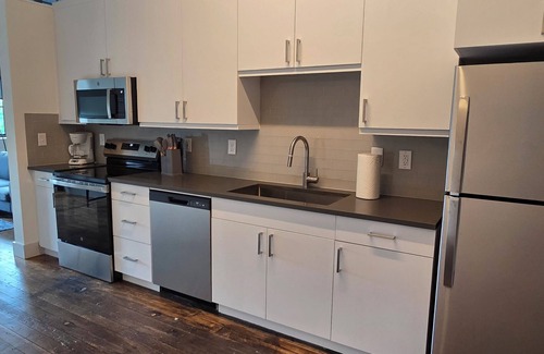 Winston - Salem Apartamento | immerse in Winston-Salem's Local Culture.